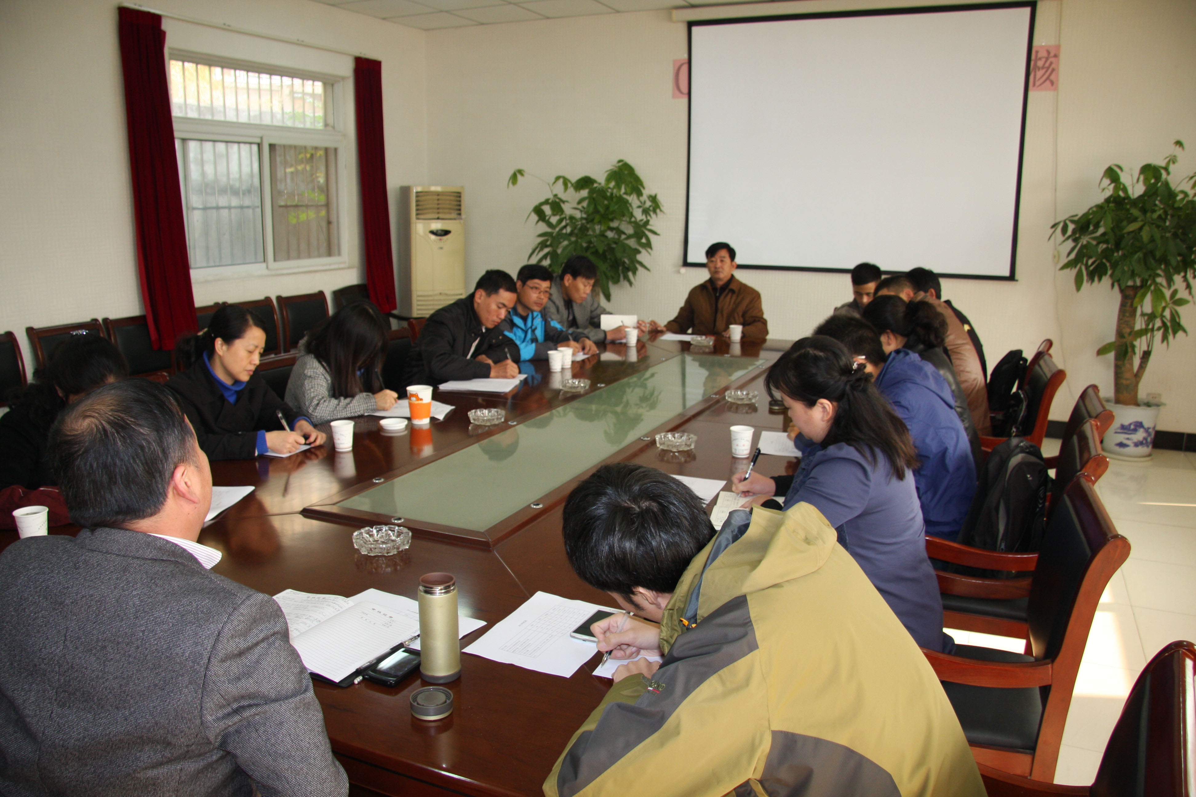 爱游戏平台_爱游戏（中国）集团召开关于加强施工现场材料管理讨论会